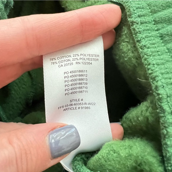 ARITZIA TNA Sweatfleece Cozy Fleece Dark Green Cargo Sweatpants. - Picture 7 of 9